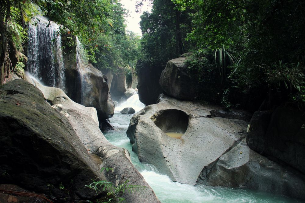 Wisata Alam Tersembunyi di Sumatera Barat
