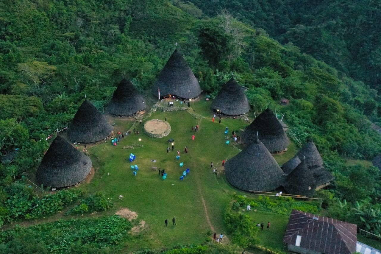 Siaran Pers : Menparekraf Sandiaga Kagumi Keindahan Alam dan Budaya Desa Wisata Wae Rebo 
