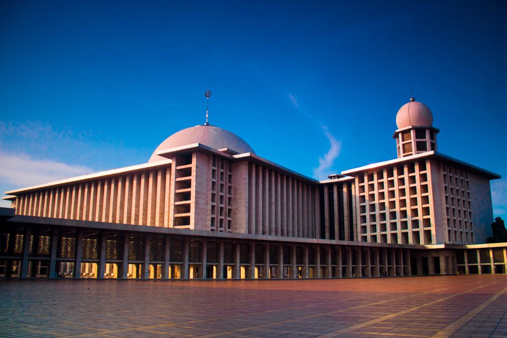 5 Arsitektur Masjid Bersejarah di Indonesia yang Penuh Filosofi