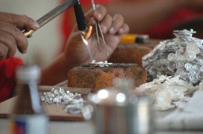 Kerajinan Perak Kotagede: Perhiasan Khas Yogyakarta yang Berdaya Saing Global