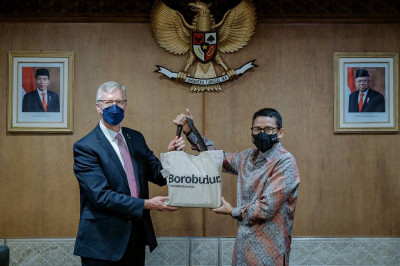 Siaran Pers: Menparekraf Bertemu Australia-Indonesia Institute Board Jajaki Perluasan Kerja Sama Parekraf