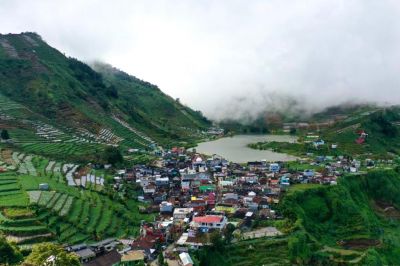 Siaran Pers : Menparekraf Kagumi Keindahan Wisata Alam dan Budaya di Desa Sembungan Wonosobo