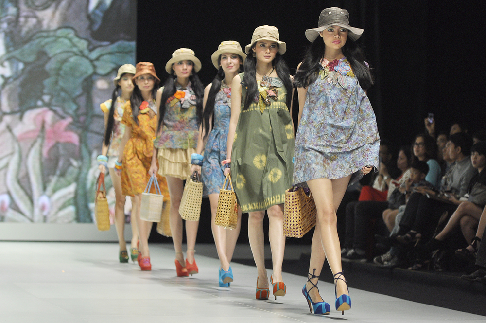 Tren Fesyen 2023 di Indonesia, Wastra Menjadi Unggulan