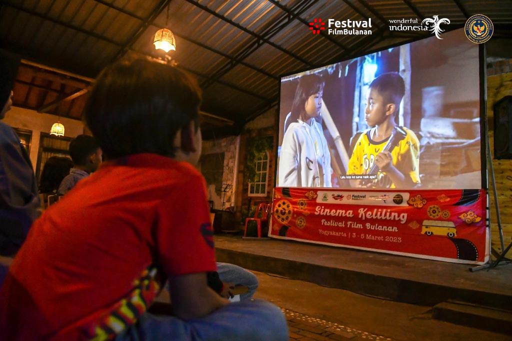 Siaran Pers: Kemenparekraf Gelar “Sinema Keliling” di Kampung Wisata Rejowinangun Yogyakarta
