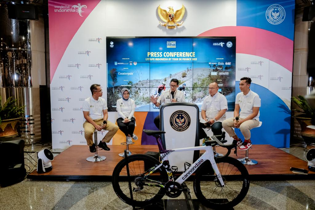 Siaran Pers: Kemenparekraf Dukung Ajang Balap Sepeda Internasional L’Étape Indonesia 2023 di Mandalika