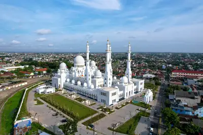 Religious Tourism While Admiring the Beauty of Mosque Architecture in Indonesia