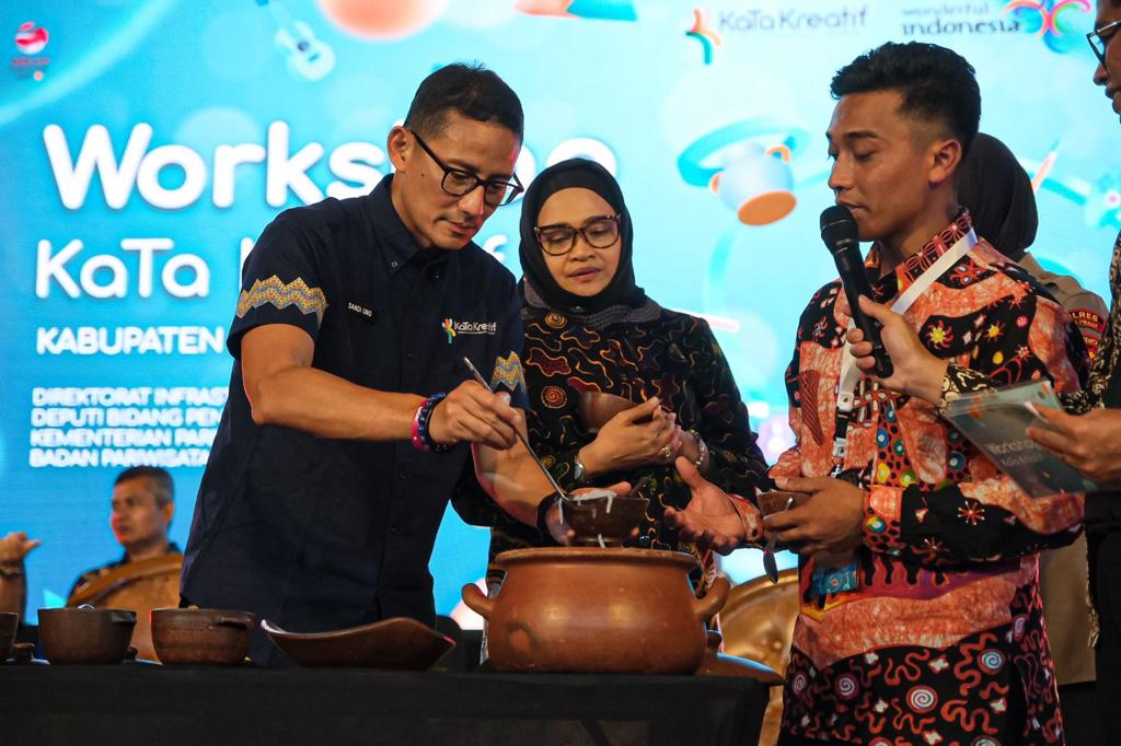 Siaran Pers: Promosikan Kuliner Kulon Progo, Menparekraf Memasak Dawet Sambel dalam Workshop KaTa Kreatif 2023