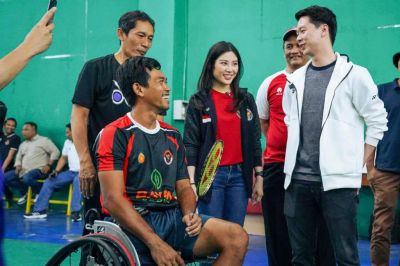 Siaran Pers: Wamenparekraf Hadirkan Atlet Bulu Tangkis Kevin Sanjaya ke Pelatnas Asian Para Games di Surakarta