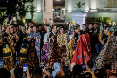 Siaran Pers : Wamenparekraf: Batik Merupakan Bagian Kehidupan Masyarakat dan Diplomasi Budaya Indonesia