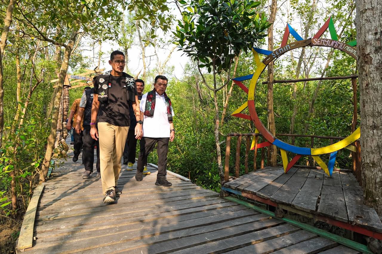 Siaran Pers: Menparekraf Kunjungi Wisata Mangrove Pangkal Babu Kuala Tungkal Jambi