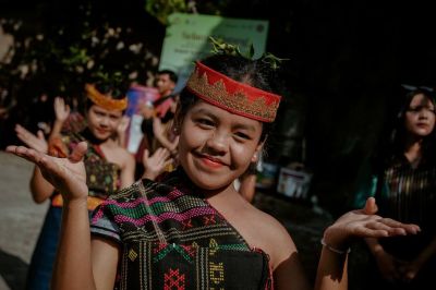Siaran Pers: Menparekraf Apresiasi Semangat Gotong Royong di Desa Pulo Sibandang Sumut dalam Kembangkan Wisata